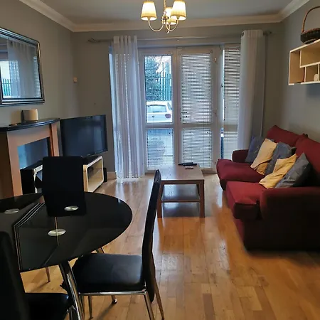 Szálloda Inviting 1bd Flat - 21 Mins From Airport! *