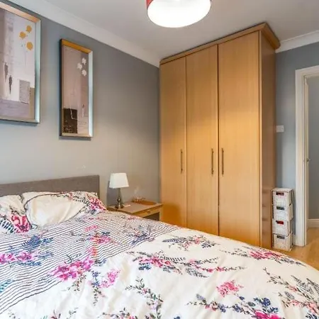 Hotel Inviting 1bd Flat - 21 Mins From Airport! *