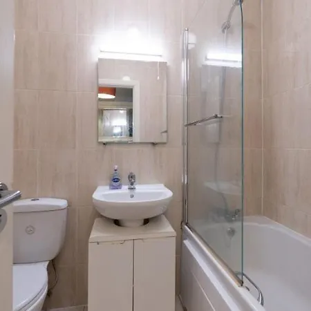 Inviting 1bd Flat - 21 Mins From Airport! Dublin
