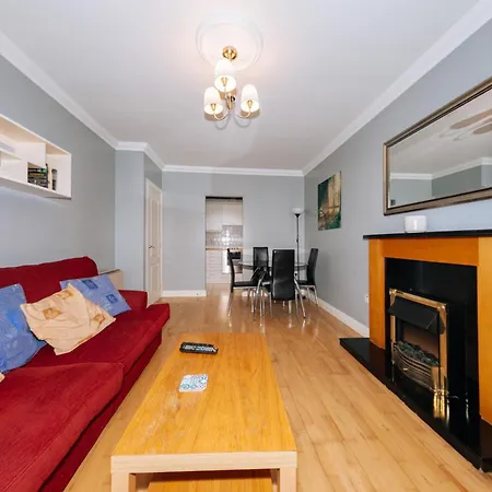 Hotel Inviting 1bd Flat - 21 Mins From Airport! *
